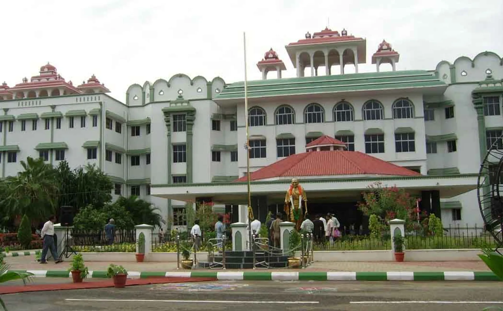 lawyers high court madurai bench order 